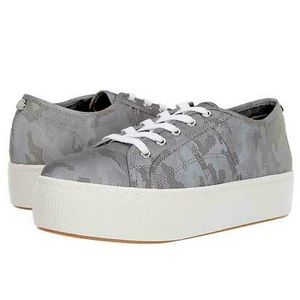 Steve Madden Gray Platform Sneakers size 7
